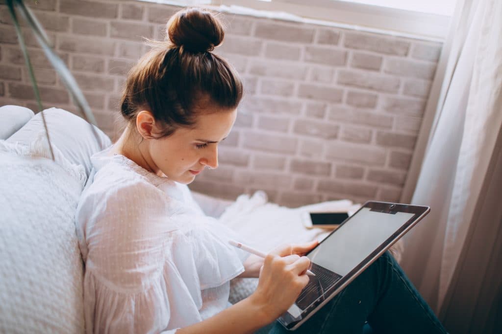 Working from Home with a Baby? How Moms can Build a Career