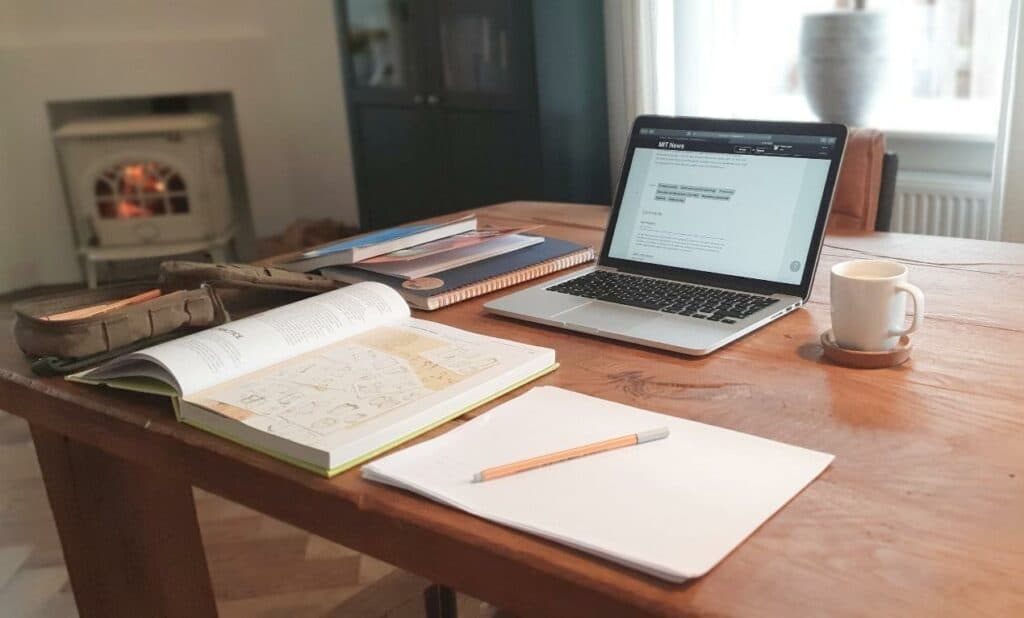 Hybrid Meetings Best Practices - 8 Tips for Efficient Team Meetings